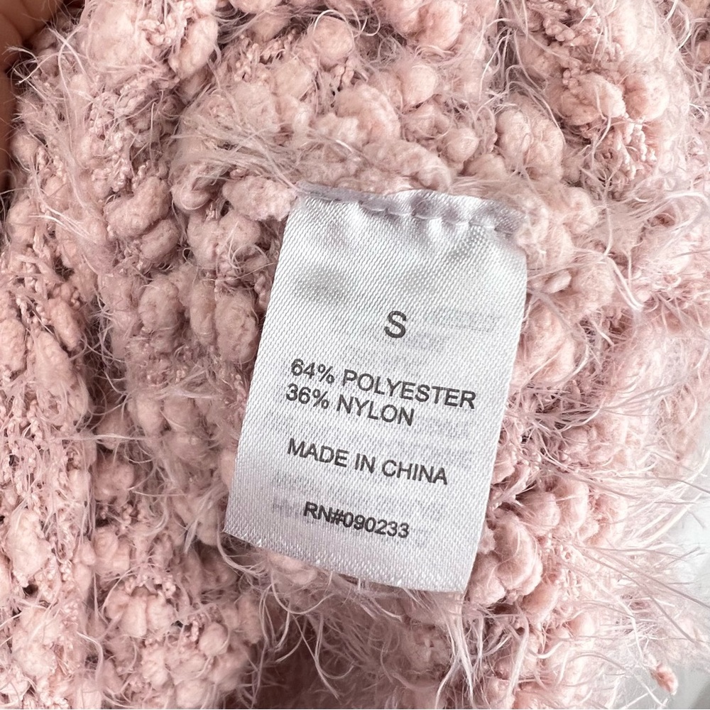 Me to We Women’s Blush Pink Fuzzy Soft Boucle Sweater Scoop Neck Size S - Picture 6 of 9